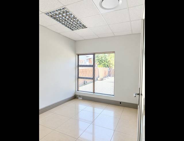 120M² OFFICE TO LET IN MELODIE